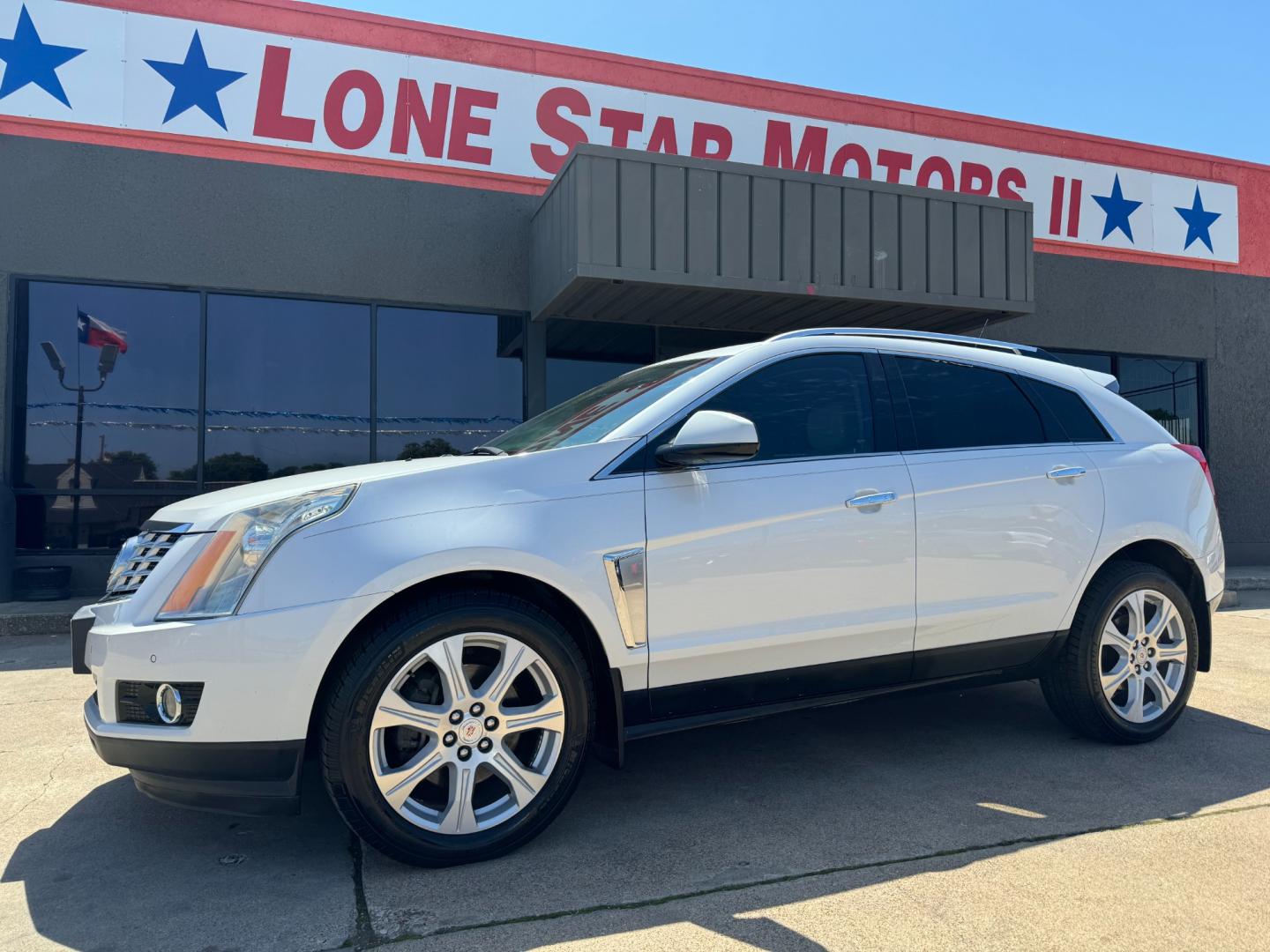 2016 WHITE CADILLAC SRX PERFORMANCE (3GYFNCE36GS) , located at 5900 E. Lancaster Ave., Fort Worth, TX, 76112, (817) 457-5456, 0.000000, 0.000000 - Photo#0